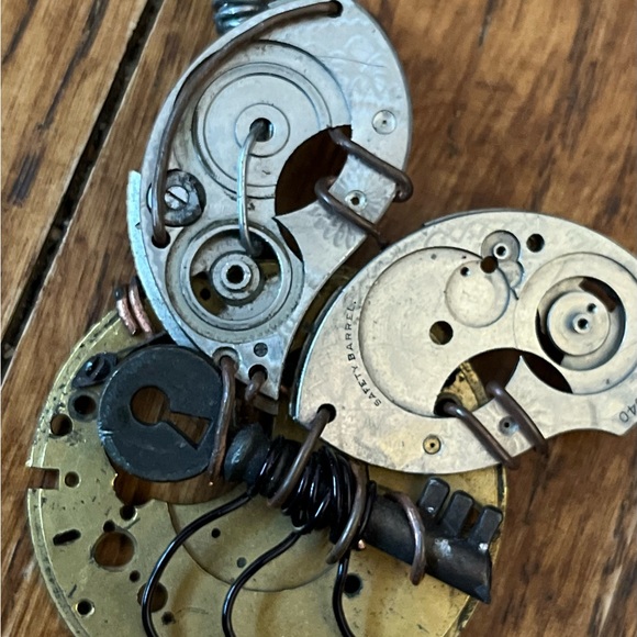 NWOT Pendant bee bug insect Handmade by Etsy Artist Steampunk watch parts - Picture 6 of 14